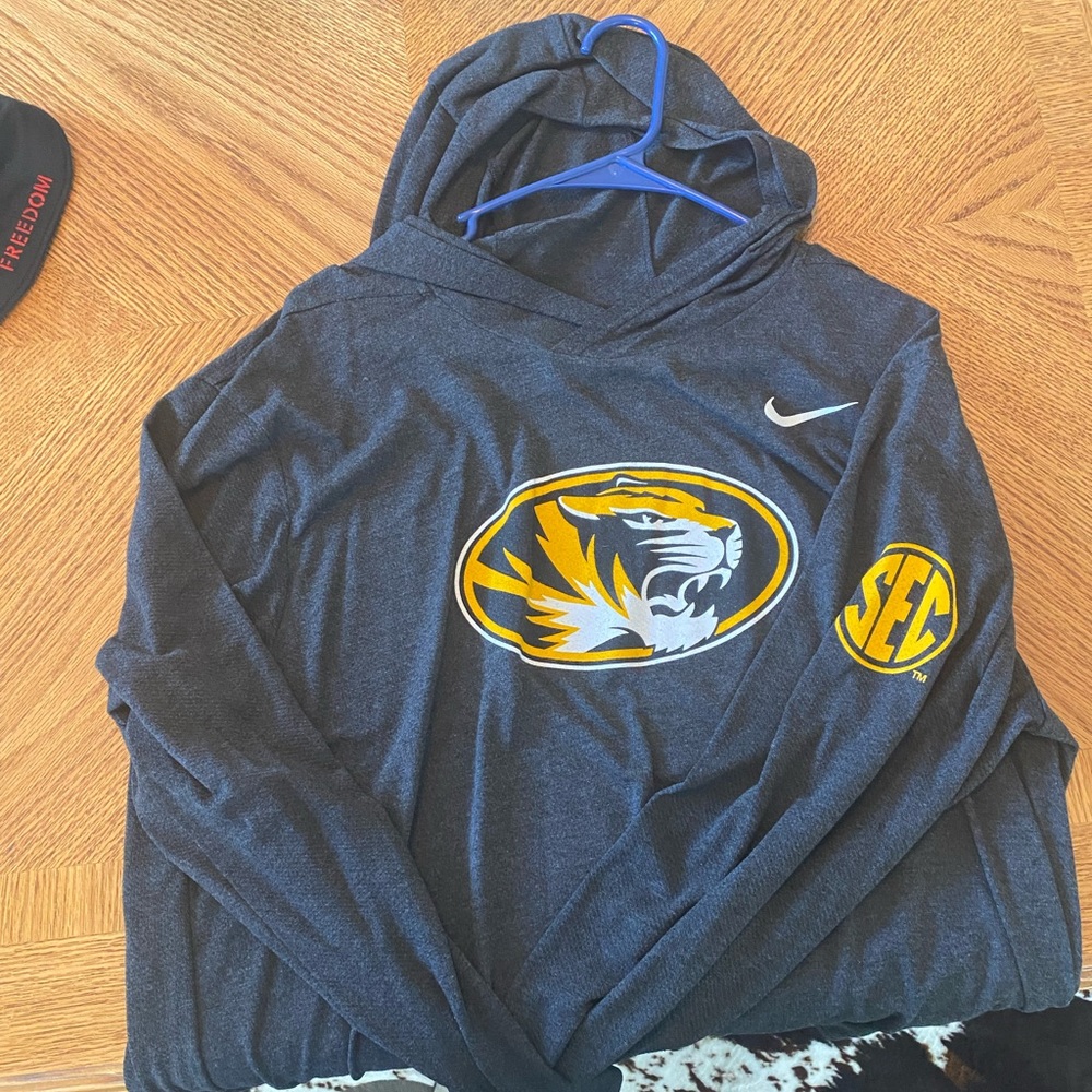 Nike. Mizzou. Dri Fit Long sleeve w/ Hood